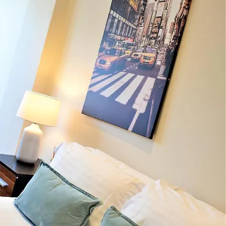 Yourapartment.com - Riverside City Centre Apartman *